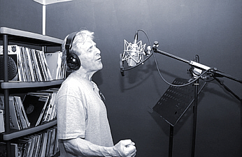 Carl at work in the studio - photo copyright Arnim Kilgus